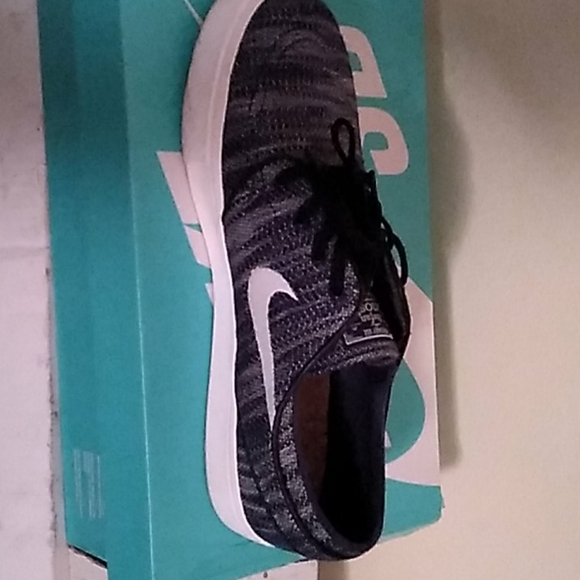 Nike SB skateboarding shoes - Picture 3 of 4